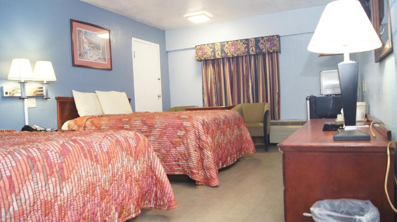 Holiday Lodge & Suites Mcalester Esterno foto