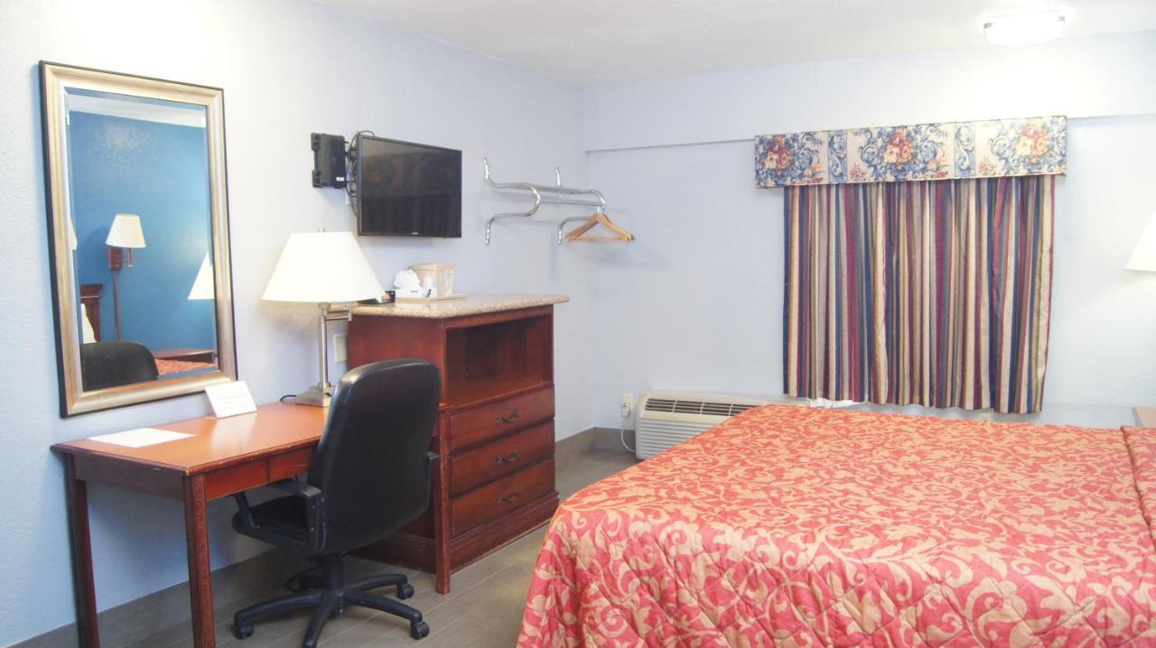 Holiday Lodge & Suites Mcalester Esterno foto
