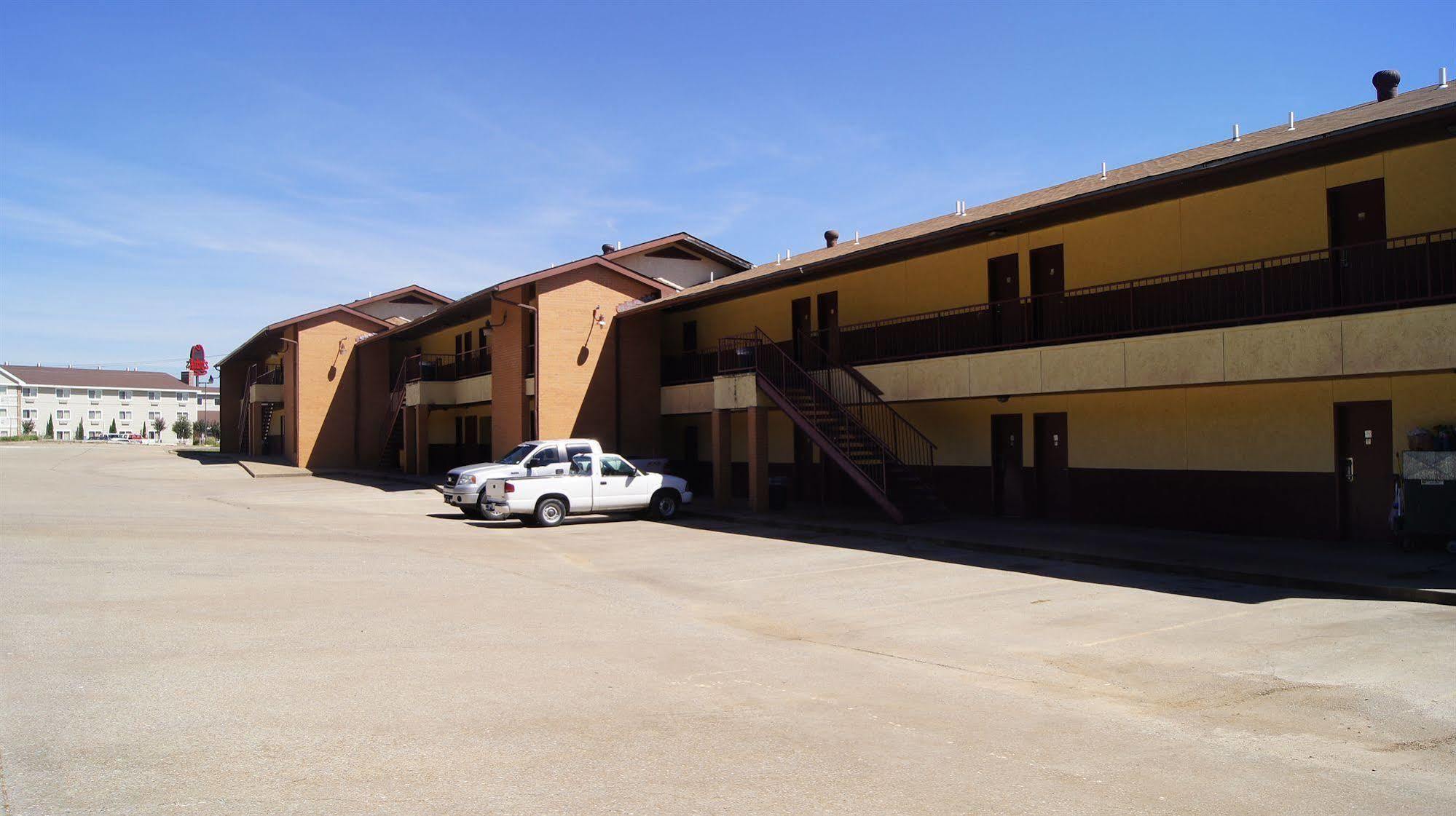 Holiday Lodge & Suites Mcalester Esterno foto