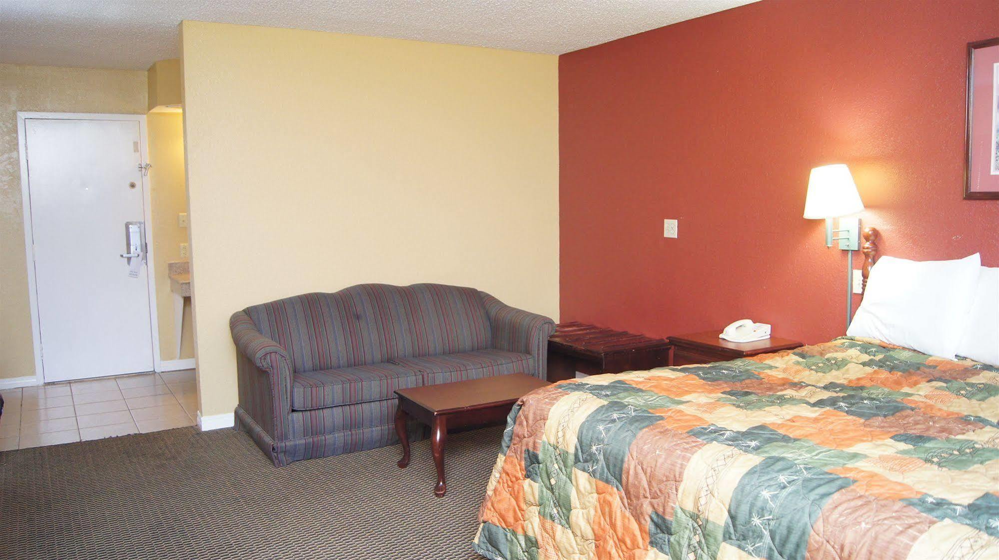 Holiday Lodge & Suites Mcalester Esterno foto